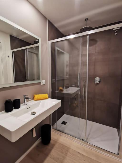 Ferienwohnung Navigli-Bocconi Spazio Luce Design Mailand Exterior foto